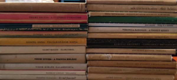 Annaliese Felsenstein, Madeleine Gilard, Lev Kasszil, Ana Maria Matute, Kert�sz Erzs�bet, Ruth Morris, Veronica Robinson, Jens Bahre, Peter Brock, Thea Beckmann, Herm�na Frankov�, F Andr� Dhotel - 23 db p�tty�s �s cs�kos k�nyv
