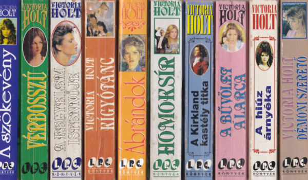 Vict�ria Holt k�nyvcsomag 10 db: D�moni szeret�+ A hi�z �rny�ka + A b�v�let �larca + A Kirkland kast�y titka + Homoks�r + �br�ndokk + K�gy�t�nc + A kegyelem istenn�je + V�rbossz� + A sz�kev�ny