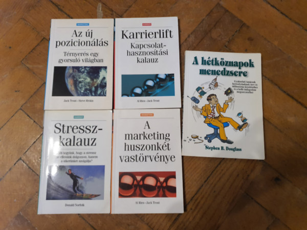 Karrier knyvcsomag