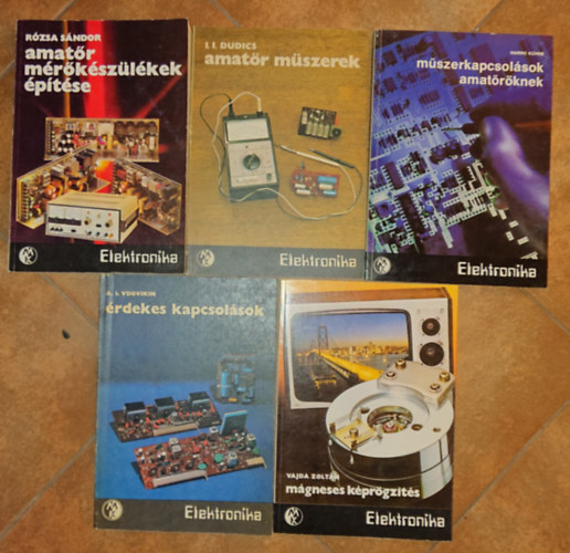 A. I. Vdovikin, Harro Kühne, I.I. Dudics, Rózsa Sándor Vajda Zoltán - 5 kötet a Műszaki Könyvkiadó Elektronika sorozatából: Mágneses képrögzítés, Érdekes kapcsolások, Műszerkapcsolások amatőröknek, Amatőr műszerek, Amatőr mérőkészülékek építése