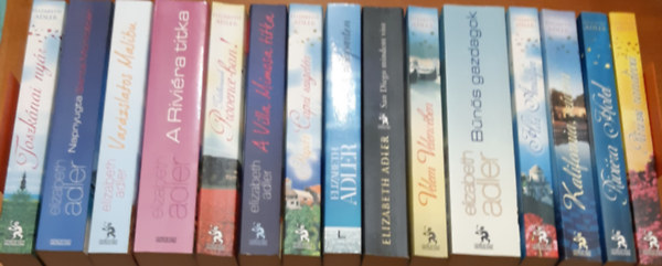 P�rizsi randev� + Rivi�ra Hotel + Toszk�nai ny�r + Kalifornia, sz�vem + H�z Amalfin + B�n�s gazdagok + Velem Velenc�ben + San Diego mindent visz + Hal�l a t�parton + A Villa Mimosa titka + A Rivi�ra titka