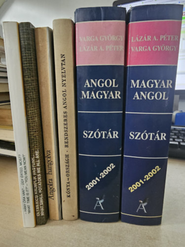 Salamon Gábor - Zalotay Melinda (szerk.) + Salamon Gábor - Zalotay Melinda (szerk.) + Kovács János - Siptár Péter + Kónya Sándor - Országh László + Varga György - Lázár A. Pét - 5db-os csomag angol nyelv tanulásához, KÖNYVMENTŐ AJÁNLAT: Angolra hangolva+ Rendszeres angol nyelvtan+ Angol-magyar szótár+ Magyar-angol szótár+ Hány óra van? - Úgy érted, most? angol-magyar+ Olyan kicsi krumplik vagyunk... /What smal