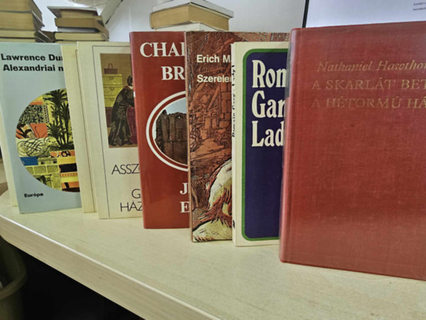 mile   Ajar, Erich Maria Remarque, Charlotte Bront, Lawrence Durrell Nathaniel Hawthorne (Romain Gary) - 6db klasszikus regny: A skarlt bet-A htorm hz+ Lady L.+ Szerelem s hall rja+ Jane Eyre+ Szp asszonyok egy gazdag hzban I-II+ Alexandriai ngyes I-II