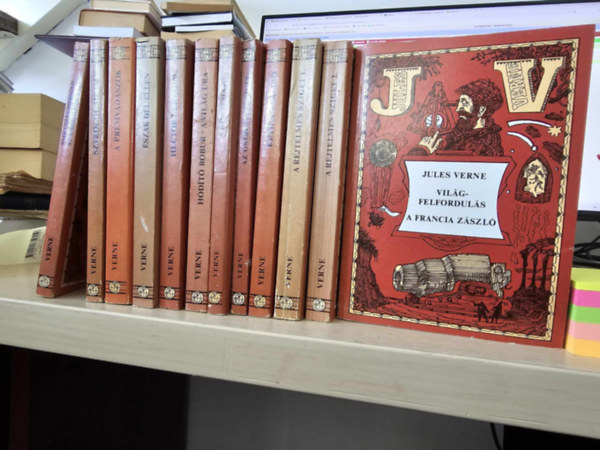 Jules Verne Verne Gyula - 11db Verne kötet, KÖNYVMENTŐ AJÁNLAT: A francia zászló, Kétévi vakáció, Az ostromzáron át, A dunai hajós, Hódító Robur/ A világ ura, Hector Servadac, Észak dél ellen, A prémvadászok, Sztrogof Mihály, Nyolcszáz mérföld az Amaz