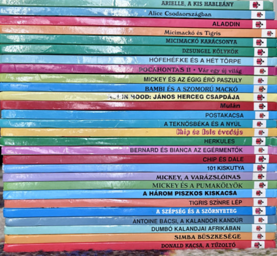 The Walt Disney Company Walt Disney - 28 db Disney k�nyvklub: Arielle, a kis hable�ny, Alice Csodaorsz�gban, Aladdin, Micimack� �s Tigris, Micimack� kar�csonya, Tigris sz�nre l�p, Dzsungel k�lyk�k, H�feh�rke �s a h�t t�rpe, Pocahontas II: v�r egy �j vil�g, Mickey �s a
