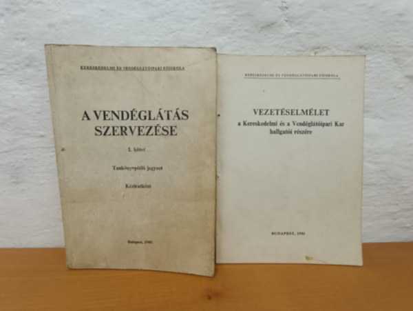 Vend�gl�t�i F�iskolai k�nyvcsomag