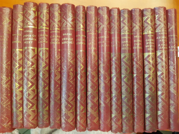 15 db K�lf�ldi remek�r�: H�rom katona, �j rem�ny, Minden �t a k�lv�ri�ra vezet, Az �llhatatos t�nd�r I-II., Ursule Mirouet, Netocska Nezvanova, A Menthe-testv�rek -M�ria, Krisztus legend�k, Bulyba T�r�sz, Garlan- Berta asszony, M�