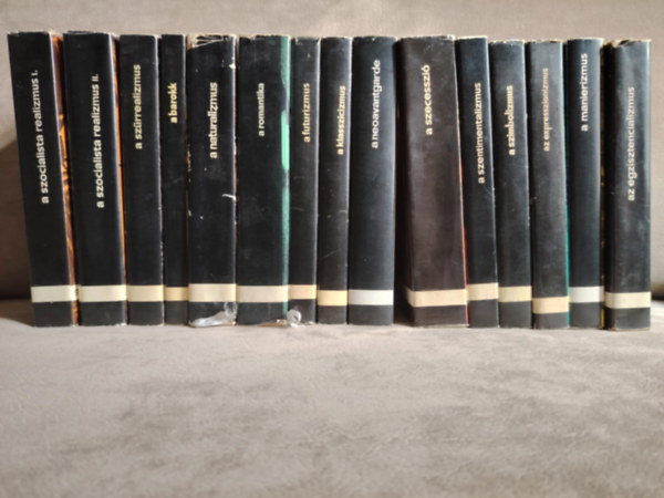 15db Gondolat könyv: A szocialista realizmus I-II, A szentimentalizmus, Az expresszionizmus, A neoavantgarde, A szeceszszió, A klasszicizmus, A szimbolizmus, A romantika