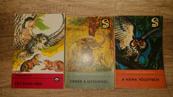 Sz�rke Bagoly - 3 k�tet a Delfin k�nyvek c�m� sorozatb�l �llatokkal a f�szerepben: �bred a dzsungel, A n�ma v�lgyben, K�t kicsi h�d