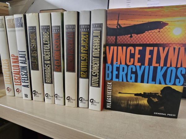 Patricia Lewin, Stephen Frey, Patrick Lynch, Edmund Power, James Grippando, Vince Flynn, Robert Goddard, Robert Dugoni, Vilgsikerek sorozat David Lindsey - 10db krimi, KNYVMENT AJNLAT: Hallos csapda+ Rohans a vgtelenbe+ Az elnk eslye+ Omega ksrlet+ Az utols fejezet+ Utolsknt meghalni+ Brgyilkos+ Leleplezs+ Leszll nap+ A felszn alatt