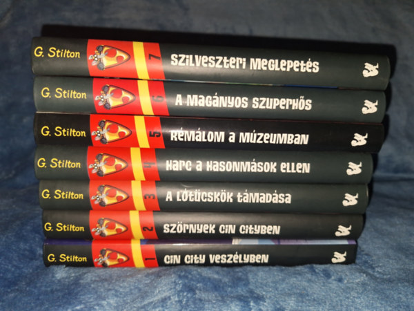 Geronimo Stilton - Szuperhősök 1-7: Cin City veszélyben + Szörnyek Cin Cityben + A lótücskök támadása + Harc a hasonmások ellen + Rémálom a múzeumban + A magányos szuperhős + Szilveszteri meglepetés