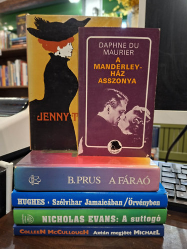 Nicholas Evans, Colleen McCullough, Boleslaw Prus, Theodor Fontane, Richard Hughes Daphne Du Maurier - 6 db regény, KÖNYVMENTŐ AJÁNLAT: A Manderley-ház asszonya, A suttogó, Aztán megjött Michael, A fáraó, Jenny Treibel/Stine, Szélvihar Jamaicában/Örvényben