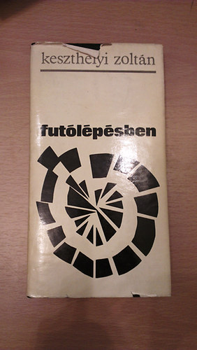Keszthelyi Zolt�n - Fut�l�p�sben