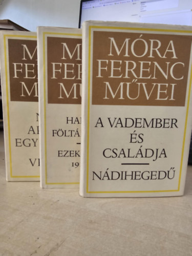 M�ra Ferenc - 3db M�ra Ferenc k�tet, K�NYVMENT� AJ�NLAT: Hannib�l felt�maszt�sa - Ezek az �vek 1914-1933+ A vadember �s csal�dja-N�diheged�+ N�gy ap�nak egy le�nya - V�reim