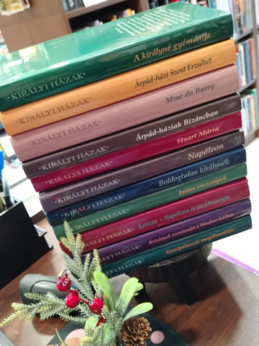 Ortrud Reber, Jacques de Saint Victor, Sumonyi Zolt�n, Luc Mary, Sigrid-Maria Gr�ssing, Helga Thoma, Friedrich Weissensteiner, Alain Decaux, William Shawcross, Derek Wilson Mari Pau Domingez - K�NYVMENT� AJ�NLAT, 11 DB. Kir�lyi H�zak sorozat. A kir�lyn� gy�m�ntja, �rp�d-h�zi szent Erzs�bet, Mme du Barry, �rp�d-h�ziak Biz�ncban, Stuart M�ria, Nap�leon , Boldogtalan kir�lyn�k , Intim viszonyok, Letizia - Nap�leon �s az