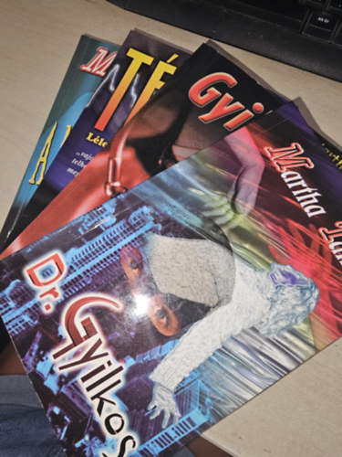 Martha Tailor - 4db Martha Tailor k�nyv, K�NYVMENT� AJ�NLAT: Megsz�llott+ T�boly+ Gyilkos t�k+ Dr. Gyilkos