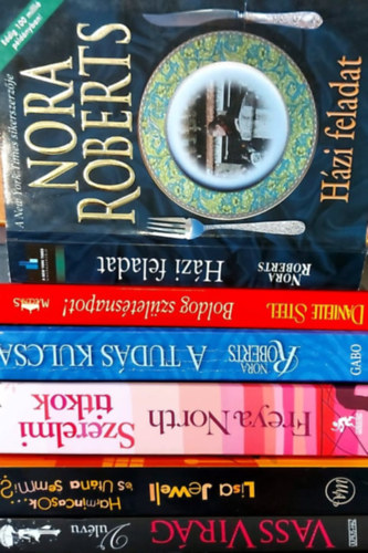 Lisa Jewell, Danielle Steel, Freya North, Nora Roberts Vass Virg - 6 db romantikus regny: Boldog szletsnapot!, Harmincasok... s utna semmi?, Vulvu, Szerelmi titkok, A tuds kulcsa, Hzi feladat