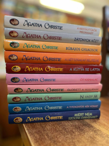 10 db Agatha Christie k�tet