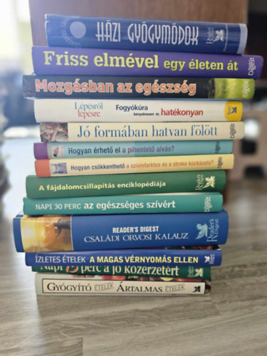 13db Reader's Digest album: Hzi gygymdok+ Friss elmvel egy leten t+ Mozgsban az egszsg+ Fogykra knyelmesen s hatkonyan+ J formban hatvan fltt+ Hogyan rhet el a pihentet alvs+ A fjdalomcsillapts encikl