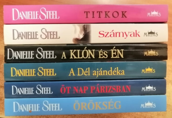 Danielle Steel - Titkok, Szrnyak, A kln s n, A Dl ajndka, t nap Prizsban, rksg