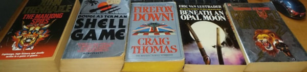 Douglas Terman, Craig Thomas, Eric Van Lustbader, Terence Strong John Trenhaile - Beneath an Opal Moon + Conflict of Lions + Firefox Down! + Shell Game + The Mahjong Spies (5 k�tet)