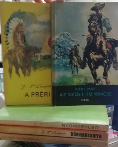 J.F. Cooper, Karl May - 5 db-os K�NYVMENT� AJ�NLAT, indi�nos ifj�s�gi reg�ny: A medve�l� fia+ B�rharisnya+ Nyomkeres�+ Az Ez�st-t� kincse+ A pr�ri