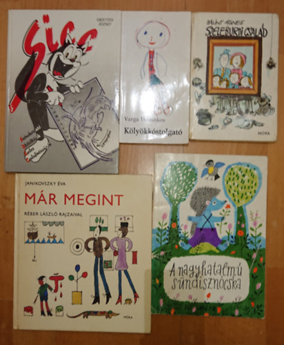M�ra Ferenc, Janikovszky �va, Gr�tzer J�zsef, Varga Domokos B�lint �gnes - 5 klasszikus gyerekk�nyv: M�r megint, Sicc, K�ly�kk�stolgat�, Szeleburdi csal�d, A nagyhatlm� s�ndiszn�