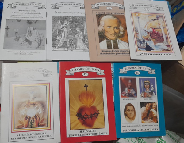 7 db Lélekmentő Füzetek: 5.Jézus keresztrefeszítésének látomása, 6. Az angyalok az újszövetségben, 9., A szent Arsi-i plébános, 13. Az eucharisztiáról, 14. A legméltóságosabb oltáriszentség.., 15. Jézus szíve..., 16. Boldogok a