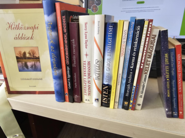 Sophy Burnham, Terry Lynn Taylor, Révai Gábor, Müller Péter, Bruce Goldberg, Kun István, Petra Godson, Horváth Andrea, V. V. Mihaly, Alexander Cannon, Morvay Kendra, Eliz Swámi B. R. Srídhara - 18db ezoterikus kötet, KÖNYVMENTŐ AJÁNLAT: Hétköznapi áldások+ Angyalok az életünkben+ Az isteni szeretet aranyló vulkánja+ Pozitív energiák+ Mennyből az angyal vezesse léptedet+ Teremts kapcsolatot szellemi vezetőddel+ Isten arcai+