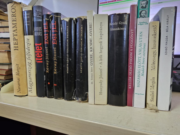 Albert G�bor, B�rdos Andr�s, R�vay J�zsef, N�meth L�szl�, Hunyady J�zsef, Dr. Tornyai J�nos, Kell�r Dezs�, Kr�dy Gyula, Szab� Magda:, Szab� Magda Navarrai Margit - 12db magyar irodalom, K�NYVMENT� AJ�NLAT: Heptameron+ Emelt f�vel+ �t�let+ �gi jel I-II+ T�rsadalmi dr�m�k I-II+ A k�k hegyek kapit�nya+ Gyere, Kicsim... Gyere+ H�zass�g el�tt, v�l�s ut�n (Mad�ch szerelmei)+ Fogom a f�gg�nyt+ �l