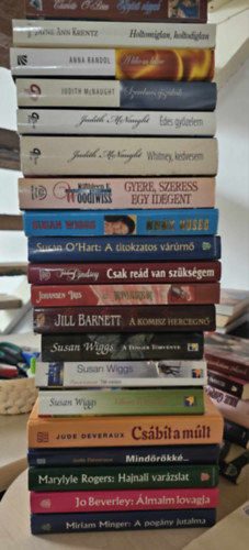 Jayne Ann Krentz, Anna Randol, Judith McNaught, Kathleen E. Woodiwiss, Susan Wiggs, Susan O'Hart, Johanna Lindsey, Johansen Iris, Jude Deveraux, Marylyle Rogers, Jo Beverley, Miriam Charlotte O'Brian - 20db-os romantikus knyvcsomag: Elfojtott vgyak, Holtomiglan holtodiglan, A liliom bne, Szerelmes jszakk, des gyzelem, Whitney kedvesem, Gyere szeress egy idegent, rk hsg, A titokzatos vrrn, Csak red van szksgem, Az a