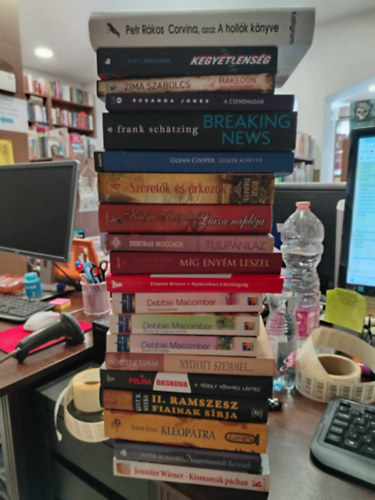 Zima Szabolcs, Frank Schatzing, Glenn Cooper, Debbie Macomber, Karen Essex, Jennifer Wiener, Demeter Tams, Kent R. Weeks, Katya Metyelica, Samantha Hayes Petr Rkos - KNYVMENT AJNLAT, 16 db Regny: Corvina, azaz A hollk knyve + Kegyetlensg +A Makedon sszeeskvs + A csendmadr+ Breaking news +Luiza naplja+ Tulipnlz + Nyakunkon a boldogsg+ Keresztezdsek+ Susannah kertje+ Nyitott szemme