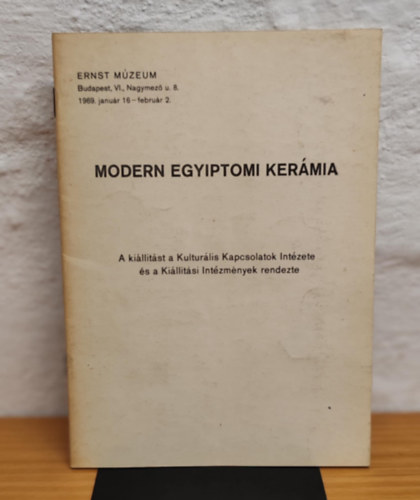 Modern egyiptomi kermia