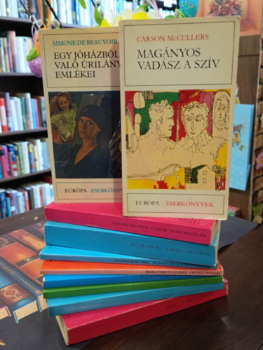 Friedrich Dürrenmatt, Alberto Moravia, Marguerite Duras, Ingmar Bergman, Ray Bradbury, Malamud Bernard, Carson McCullers, Beauvoir De Simone Vladimir Páral - Európa zsebkönyvek 10 darabos KÖNYVMENTŐ AJÁNLAT: A száz százalékos nő - Regény mindenkinek, Az ígéret. Három kisregény, A megvetés, Római történetek, Jelenetek egy házasságból, Marsbéli krónikák, A lakók - Isteni kegyelem, M