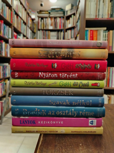 Christine Nstlinger, Uri Orlev, Madeleine L'Engle, Lois Lowry, Arthur Slade, E. L. Konigsburg Louis Sachar - KNYVMENT AJNLAT, 9 db. Ifjsgi knyv. Sziget a romok kztt +Szlvarzs +Grti szerelmes +Nyron trtnt +Grti s csi+ Trzsek+ Szavak nlkl+ Bradley, az osztly rme+ Lnyok kziknyve