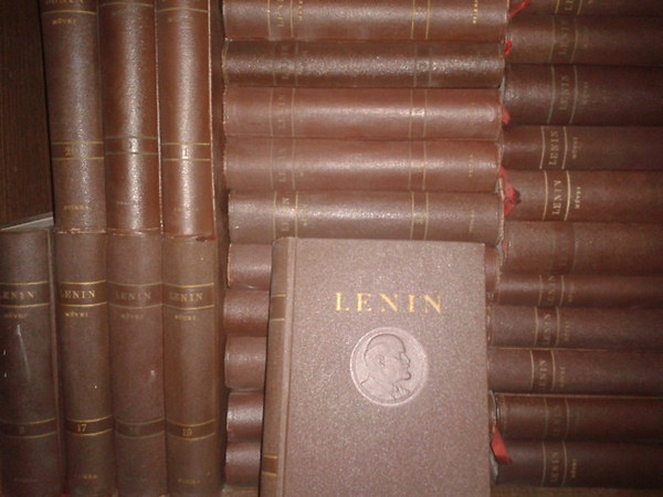 Lenin mvei 1-38. I. kiads (Szikra) Nem teljes, hinyzik a 9. s a 29. rsz.
