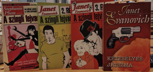 Janet Evanovich - 4 db Janet Evanovich: A szingli fejvadsz 1-3. (I-III.) + Kteslyes jtszma