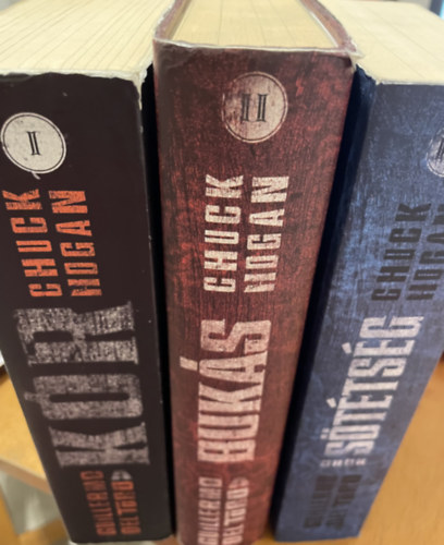 Chuck Hogan Guillermo Del Toro - Kr-trilgia 1-3. (A kr, A buks, rk sttsg)