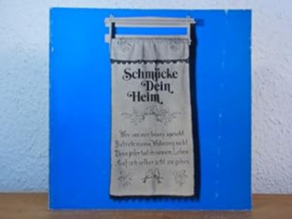 Theo, Werner Meyer, Maria-Letizia Boscardin u. a.: Gantner - Schmücke Dein Heim. Schmücke Dein Heim. Führer durch das Museum für Völkerkunde und das Schweizerische Museum für Volkskunde Basel. Ausstellung 1977/78 des Schweizerischen Museums für Volkskunde zum populären Wandschmuck