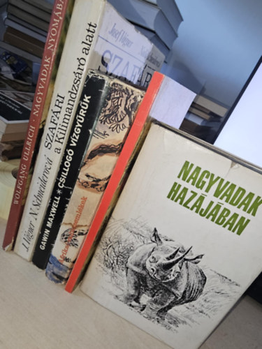 Wolfgang Ullrich, V�gner, J.-Schneiderov�, N., Gawin Maxwell, Kittenberger-M�sz�ros, Lakatos K�roly - 6db vad�szati k�tet, K�NYVMENT� AJ�NLAT: Nagyvadak nyom�ban+ Szaf�ri a Kilimandzs�r� alatt+ Csillog� v�zgy�r�k+ Afriakai vad�szeml�kek+ Vad�szhit+ Nagyvadak haz�j�ban