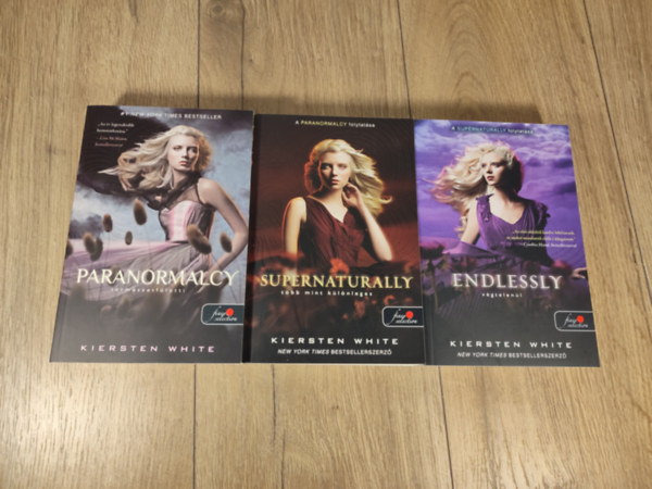 Kiersten White - Termszetfltti sorozat 1-3. (Paranormalcy - Termszetfltti / Supernaturally - Tbb mint klnleges / Endlessly - Vgtelenl)