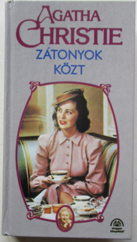 Agatha Christie - Z�tonyok k�zt
