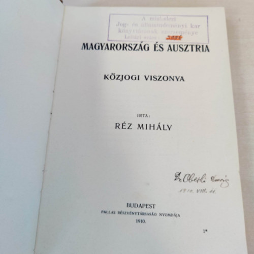 Rz Mihly - Magyarorszg s Ausztria kzjogi viszonya