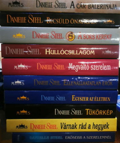 Danielle Steel - 10 db Danielle Steel k�nyvcsomag