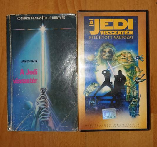 George Lucas James Kahn - A Jedi visszatér csomag: A Jedi visszatér (könyv) + A Jedi visszatér VHS (Felújított változat)