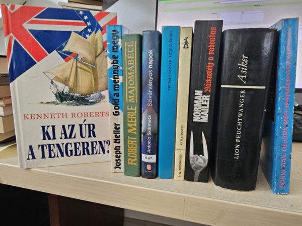 Joseph Heller, Robert Merle, Antonio Sk�rmeta, Truman Capote, P. G. Wodehouse, Norman Mailer, Lion Feuchtwanger, Boris Vian Kenneth Roberts - 9db vil�girodalmi k�tet, K�NYVMENT� AJ�NLAT: Ki az �r a tengeren?+ Gold a mennybe megy+ Majom�b�c�+ Sziv�rv�nyos napok+ Hidegv�rrel+ Az �letm�v�sz+ V�rkast�ly a vadonban+ A siker+ �lj�nk meg minden rohad�kot