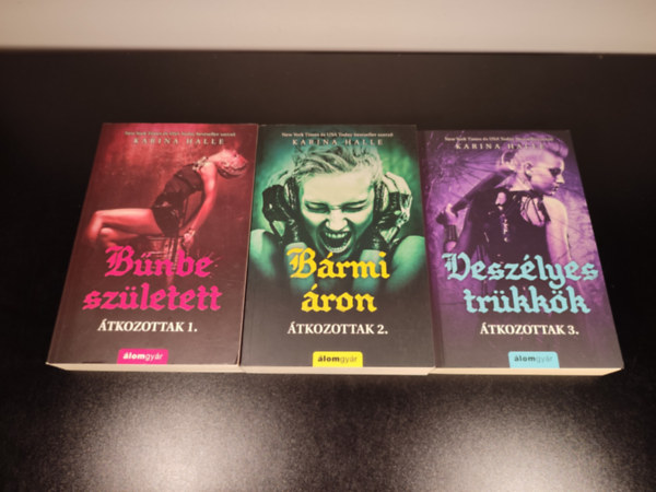 Karina Halle - Átkozottak sorozat 1-3. (Bűnbe született, Bármi áron, Veszélyes trükkök)