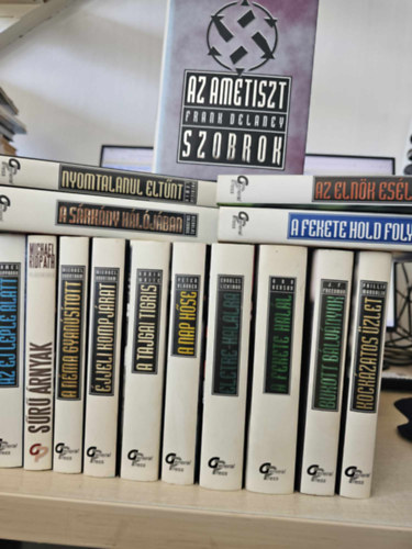 Charles Lichtman, Ann Benson, J. F. Freedman, Phillip Margolin, Robin White, James Grippando, Michael Ridpath, Michael Robotham, Stephen Frey, Andrew Goliszek, Patricia Lewin, Nicholas Peter Blauner - 15db a Vilgsikerek sorozatbl KNYVMENT AJNLAT: A nap hse, letre-hallra, A fekete hall, Bukott blvnyok, Kockzatos zlet, A tajgai tigris, Az j leple alatt, Sr rnyak, A nma gyanstott, jjeli kompjrat, Az elnk