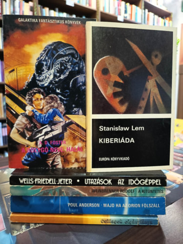 Stanislaw Lem, Wells-Friedell-Jeter, Weinbrenner Rudolf, Poul Anderson Alan Dean Foster - Sci-fi k�nyvcsomag 6 darabos K�NYVMENT� AJ�NLAT: A bolyg� neve: hal�l, Kiberi�da, Utaz�sok az id�g�ppel, A kit�ntet�s, Majd ha az Orion f�lsz�ll, Csillagok cig�nyl�nya