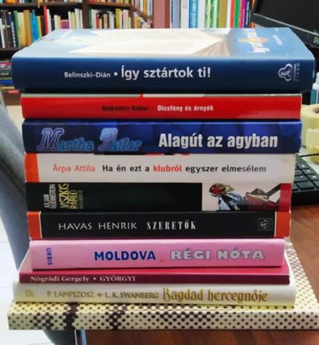 Vmos Mikls, Moldova Gyrgy, Havas Henrik, Belinszki-Din, Sikovics Gbor, Pariszula Lampszosz, Lena Katarina Swanberg, Albert Gyrgyi, Julian Rubinstein, rpa Attila - 10 db-os KNYVMENT AJNLAT, riportknyv: 135 lehetetlen trtnet +Bagdad hercegnje +Gyrgyi- Mirt pont ? +Rgi nta+ Szeretk +A viszkis rabl balladja+ Ha n ezt a klubrl egyszer elmeslem+ Alagt az agyban+ Dicsfny s 